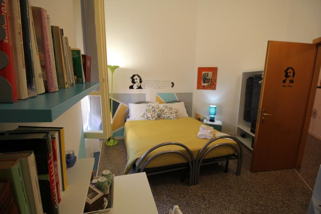 Bed 'N Books Bed & Breakfast Sassari Exterior photo