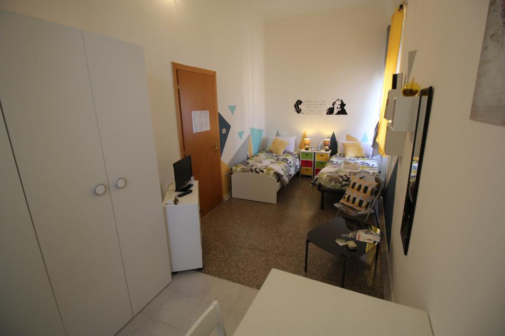 Bed 'N Books Bed & Breakfast Sassari Exterior photo
